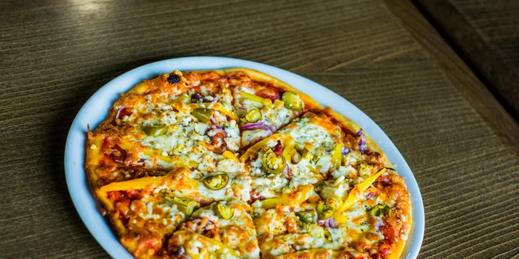 450 g Pizza s 5 surovinami podľa vášho výberu v EL BARRIO. Aj bezlepková!