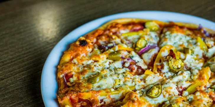 450 g Pizza s 5 surovinami podľa vášho výberu v EL BARRIO. Aj bezlepková!