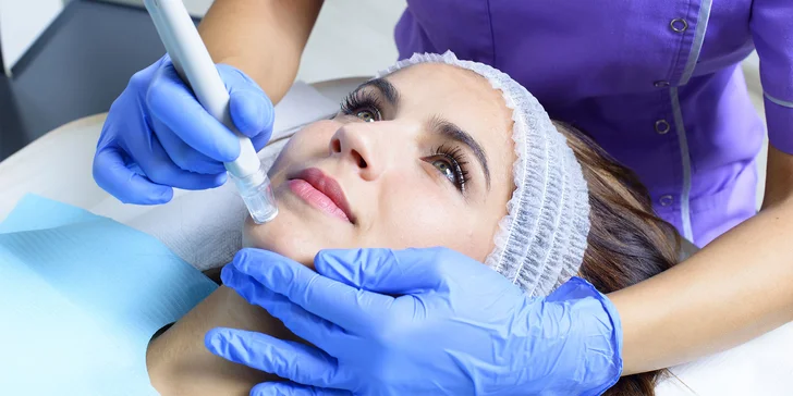 Dermabrázia a hĺbkové čistenie pleti alebo mezoterapia s kyselinou hyalurónovou