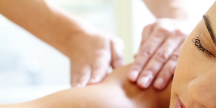 Relaxačná masáž chrbta a šije olejmi doTERRA