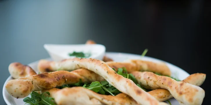 Liter piva s pizza štangľami v Pizza Pazza