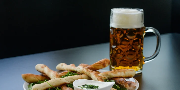 Liter piva s pizza štangľami v Pizza Pazza