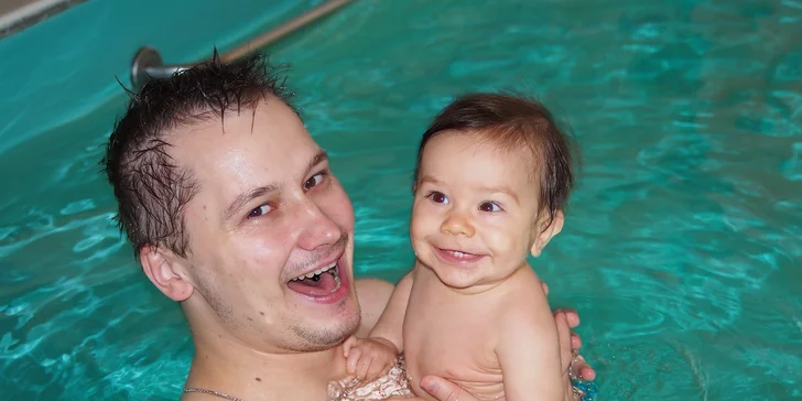 Kurz „plávania“ detí vo veku od 4 mesiacov až 3 rokov