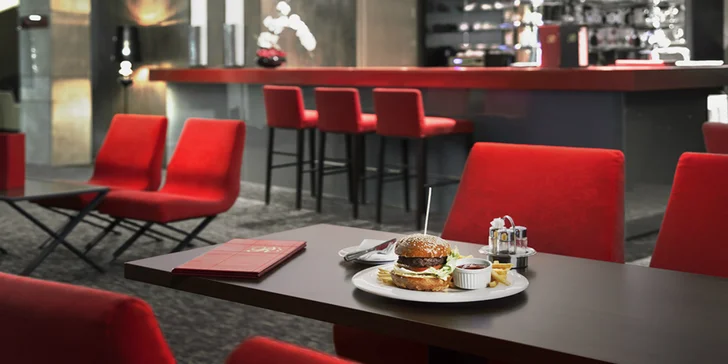 Wellness hotel v Budapešti: 3–4 dni s raňajkami a neobmedzenou relaxáciou pre 2