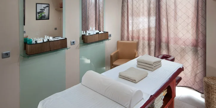 Wellness hotel v Budapešti: 3–4 dni s raňajkami a neobmedzenou relaxáciou pre 2