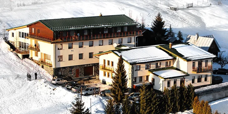 Rodinná Ski dovolenka*** na Donovaloch s wellness a neobmedzeným vstupom do vyhrievaného bazéna. Deti do 12 r. za zvýhodnených podmienok!