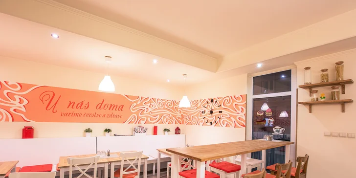 Cícerový burger s tekvicovými hranolčekmi a lahodnou limonádou z domáceho sirupu pre 1 osobu