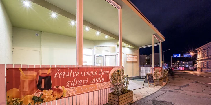 Cícerový burger s tekvicovými hranolčekmi a lahodnou limonádou z domáceho sirupu pre 1 osobu
