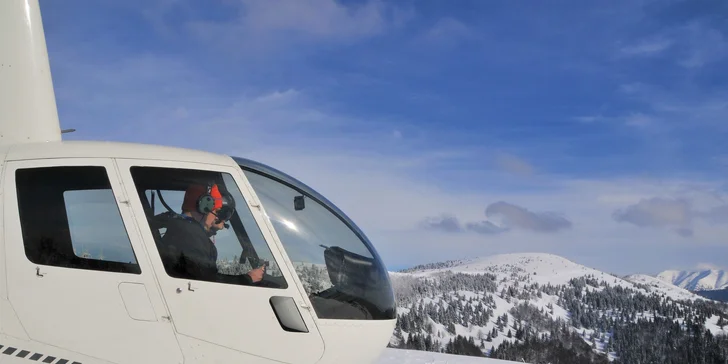 Až hodinový let helikoptérou pre 3 osoby: uleťte si aj na Silvestra!
