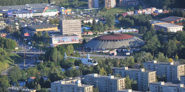 Až hodinový let helikoptérou pre 3 osoby: uleťte si aj na Silvestra!