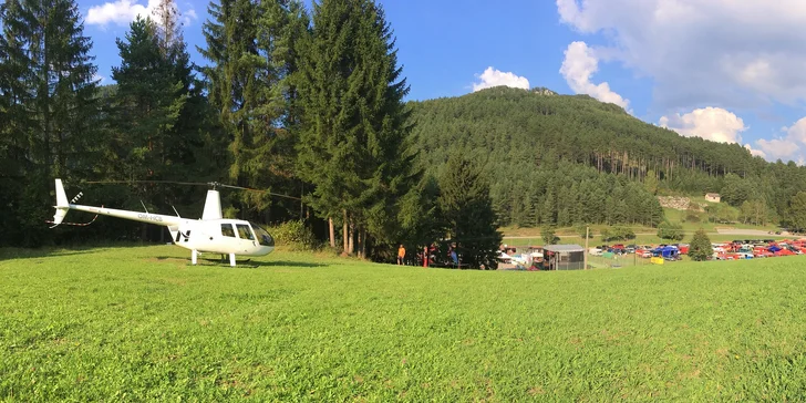 Až hodinový let helikoptérou pre 3 osoby: uleťte si aj na Silvestra!