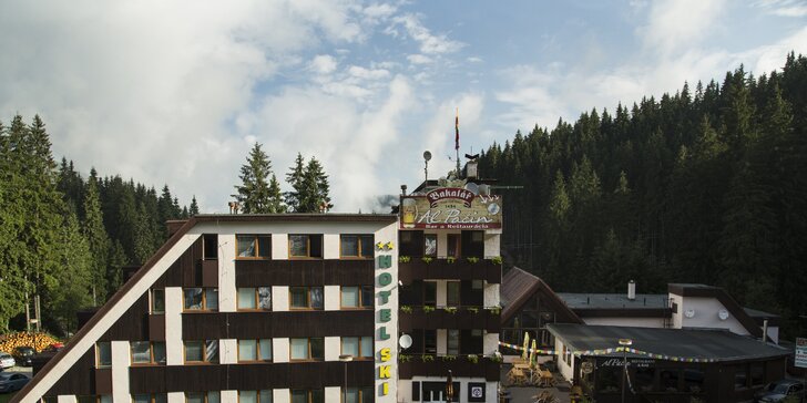 Tip na prvú lyžovačku! Hotel SKI – fantastický pobyt v Demänovskej doline pod Chopkom, dieťa do 12 rokov zadarmo!