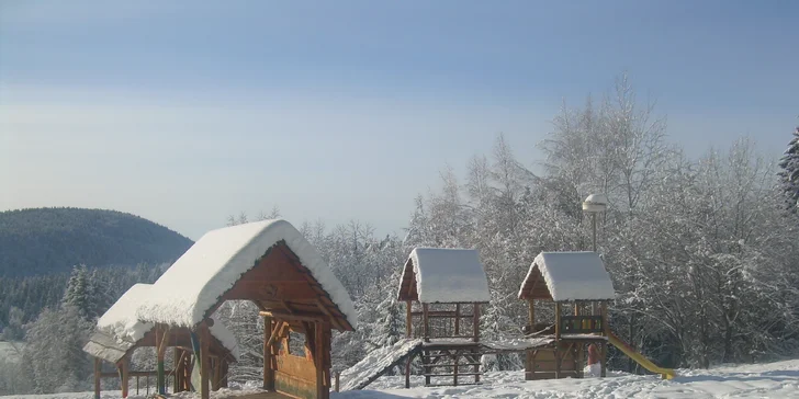 Zimná sezóna v zrekonštruovanom Hoteli Polianka s gurmánskou polpenziou a saunou v malebnom údolí Nízkych Tatier až so 4 Ski strediskami v okolí