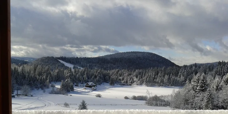 Zimná sezóna v zrekonštruovanom Hoteli Polianka s gurmánskou polpenziou a saunou v malebnom údolí Nízkych Tatier až so 4 Ski strediskami v okolí