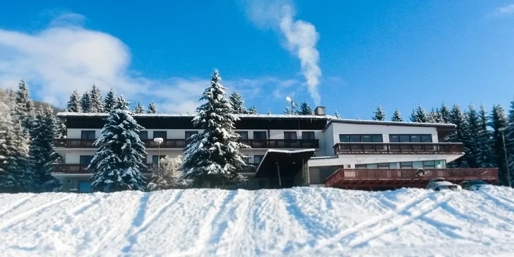 Zimná sezóna v zrekonštruovanom Hoteli Polianka s gurmánskou polpenziou a saunou v malebnom údolí Nízkych Tatier až so 4 Ski strediskami v okolí