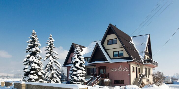 Pobyt pre dvoch v Hoteli Oberża Pod Różą - lyžiarske stredisko alebo Terma Bialka vzdialené iba 15min od ubytovania!