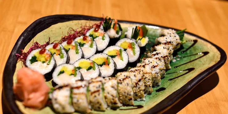 Lososové a maslovkové sushi s predjedlom a Mochi guľkami - 24 kúskov pravého Japonska!