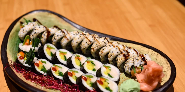 Lososové a maslovkové sushi s predjedlom a Mochi guľkami - 24 kúskov pravého Japonska!