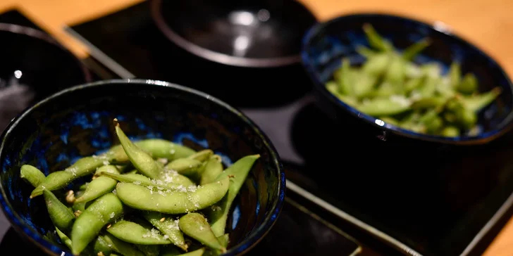 Lososové a maslovkové sushi s predjedlom a Mochi guľkami - 24 kúskov pravého Japonska!