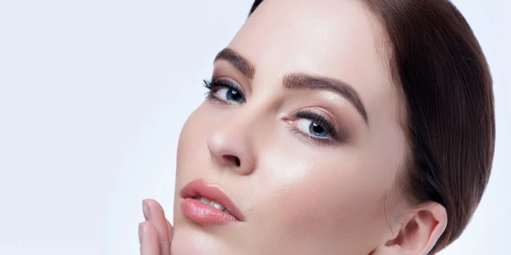 Výplň vrások kyselinou hyalurónovou, vitamínom C a rádiofrekvenciou