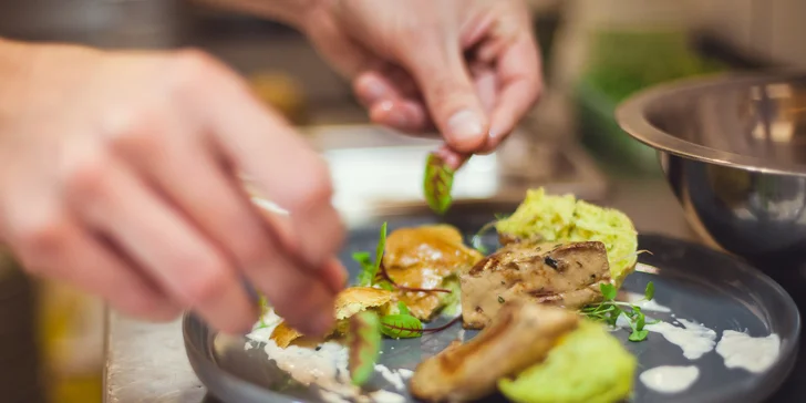 4-chodové degustačné menu pre 2 osoby od executive chefa Daniela Hrivňáka a Tomáša Bakaia