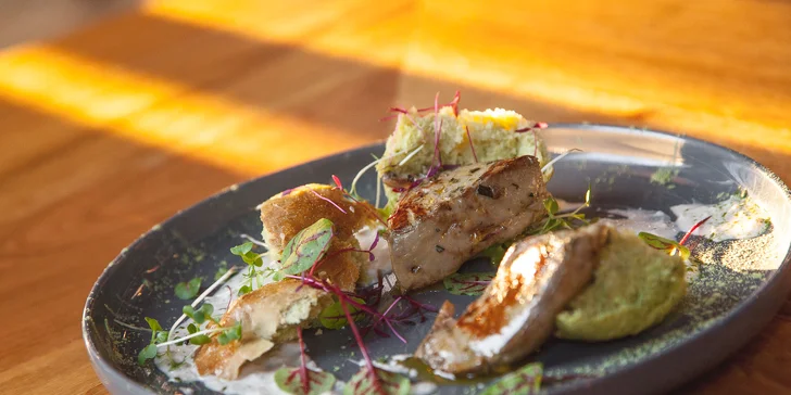 4-chodové degustačné menu pre 2 osoby od executive chefa Daniela Hrivňáka a Tomáša Bakaia