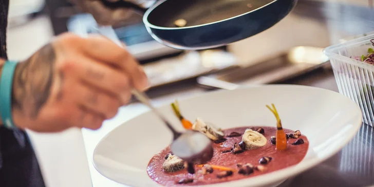 4-chodové degustačné menu pre 2 osoby od executive chefa Daniela Hrivňáka a Tomáša Bakaia