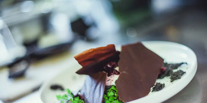 4-chodové degustačné menu pre 2 osoby od executive chefa Daniela Hrivňáka a Tomáša Bakaia