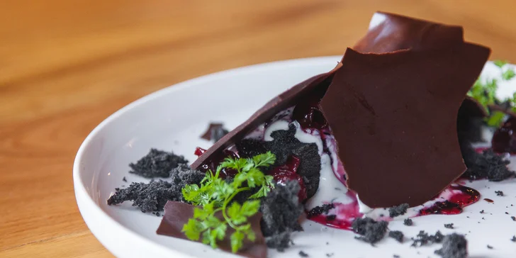 4-chodové degustačné menu pre 2 osoby od executive chefa Daniela Hrivňáka a Tomáša Bakaia