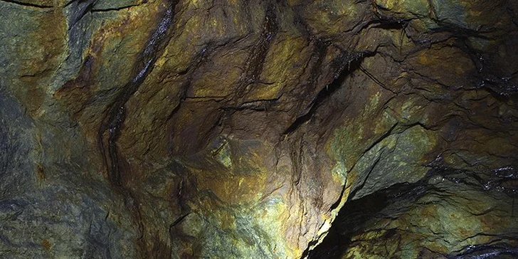 Zážitkový vstup pre páry alebo rodiny do Slovenských opálových baní