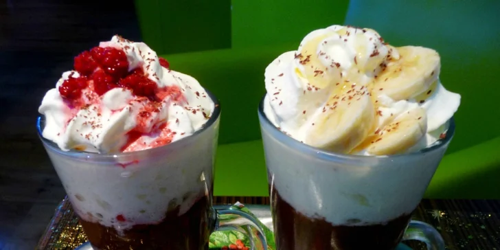 Punč alebo horúce jabĺčko, horúca čokoláda s ovocím a šľahačkou alebo štrúdľa a latte macchiato. Zimné pokušenie v La Strada!