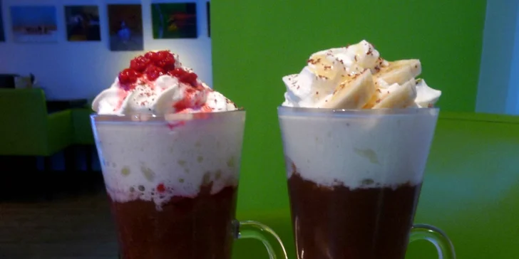 Punč alebo horúce jabĺčko, horúca čokoláda s ovocím a šľahačkou alebo štrúdľa a latte macchiato. Zimné pokušenie v La Strada!