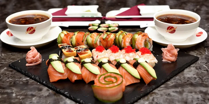 Sushi menu s ostrokyslou polievkou v Asian Restaurant v Auparku