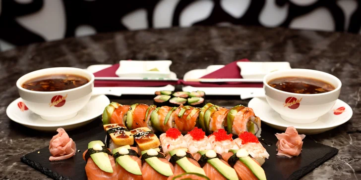 Sushi menu s ostrokyslou polievkou v Asian Restaurant v Auparku