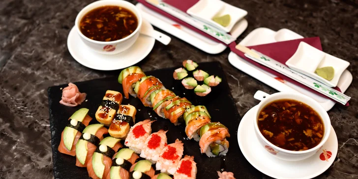 Sushi menu s ostrokyslou polievkou v Asian Restaurant v Auparku