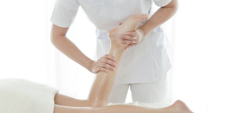 Klasická masáž chrbta alebo lymfodrenážna masáž