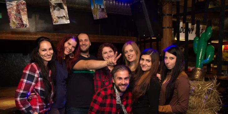 Silvestrovská party na na lodi! Žúr na Dunaji aj s DJom, barom a občerstvením!