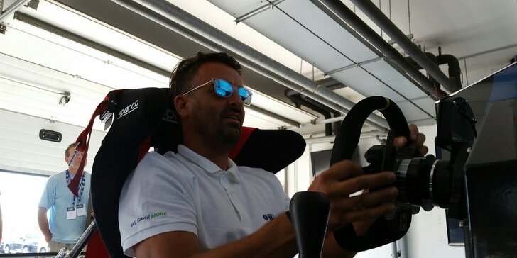 Zajazdite si s profesionálnymi pilotmi v nadupaných BMW na Slovakia ringu, možnosť vyskúšať i profi simulátor!