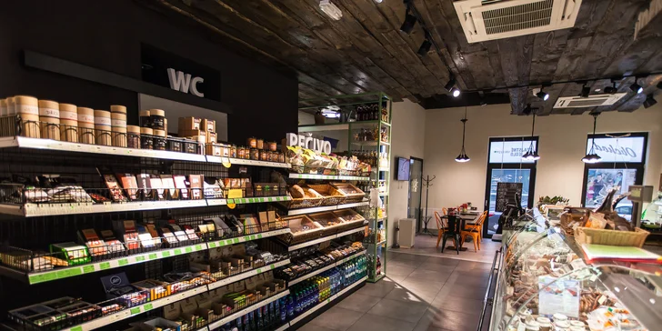 Polievka s vegan kuskusovým šalátom a s kávou alebo čajom
