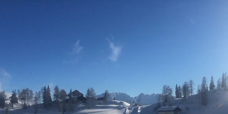 Lyžiarska dovolenka v rakúskych Alpách v hoteli priamo na svahu s polpenziou a saunou. Len 3,5 hod. od Bratislavy!