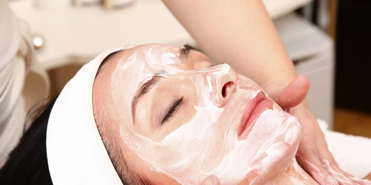 Hĺbkové čistenie ultrazvukom, mikrodermabrázia alebo chemický peeling