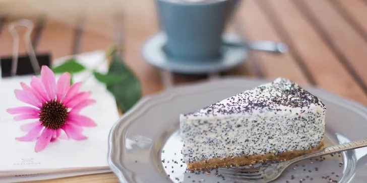 Káva s koláčom od Masterchefky Michaely Králikovej