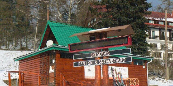 Požičanie lyžiarskeho alebo snowboardového kompletu v Drienici na celý deň