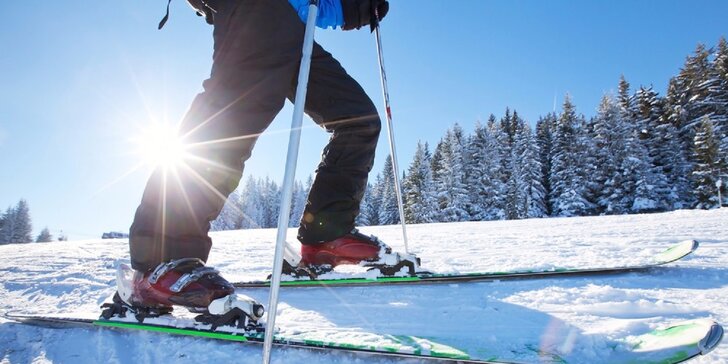 Požičanie lyžiarskeho alebo snowboardového kompletu v Drienici na celý deň