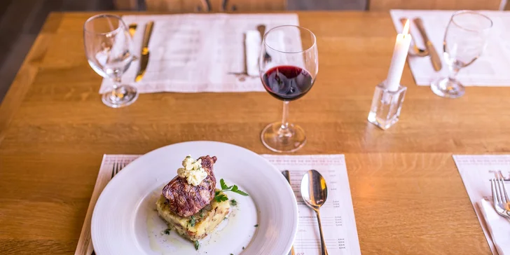 Hovädzí rump steak + palacinky a víno podľa vlastného výberu