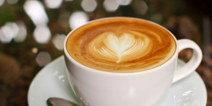 Dezert podľa vlastného výberu s espressom ALEBO cappuccinom