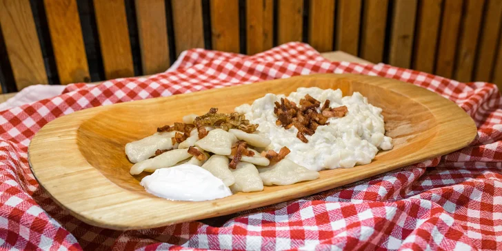 Chižovský tanier s bryndzovými haluškami a pirohami