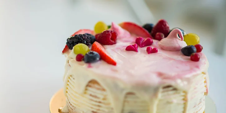 Valentínske ovocné alebo čokoládové torty
