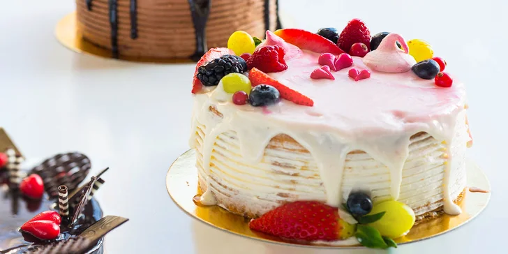 Valentínske ovocné alebo čokoládové torty