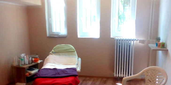 Ošetrenie pleti ultrazvukom s masážou tváre, krku a dekoltu alebo úpravou obočia